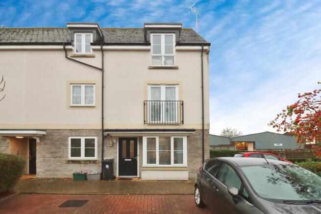1 bed property, in Morley Place, £170,000