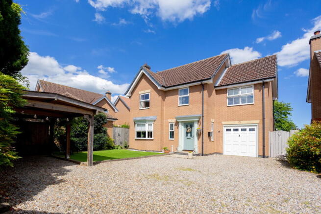 4 bed property, in Lysander Drive, £400,000