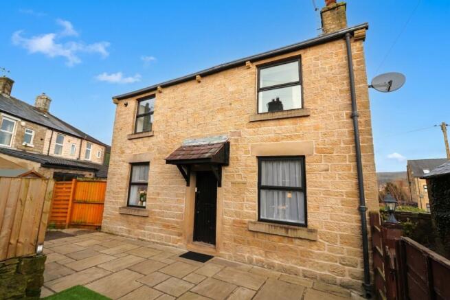 2 bed property, in Jones Street, £189,500