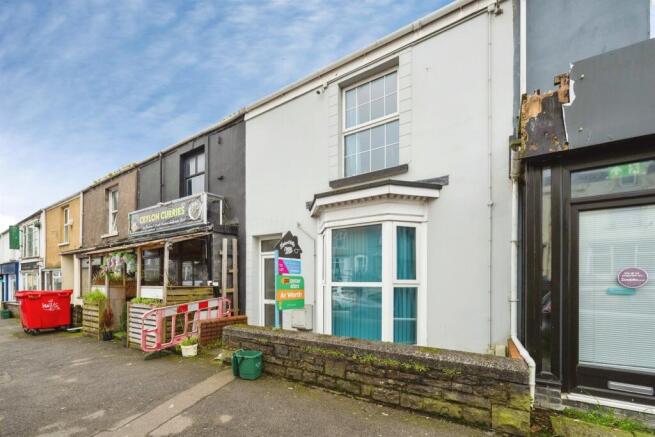 6 bed property, in Mansel Street, £325,000