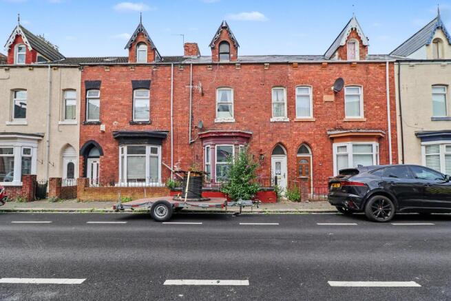 4 bed property, in 24 Windsor Street, £35,000