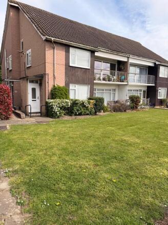 3 bed property, in Dene Gardens, £465,000