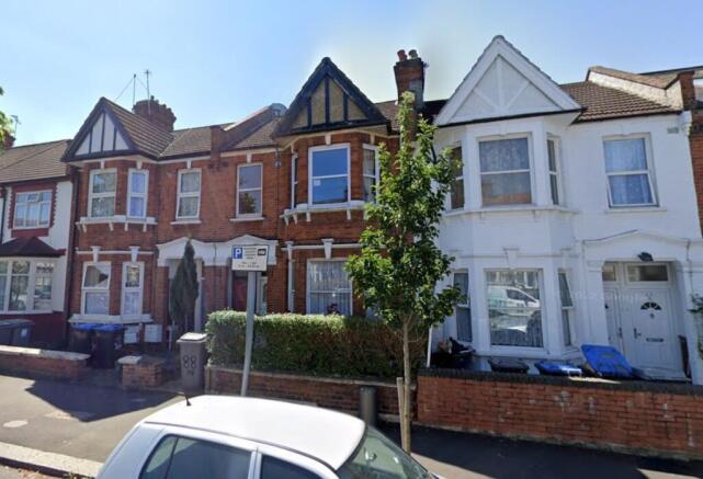 2 bed property, in 88 Palermo Road, £200,000