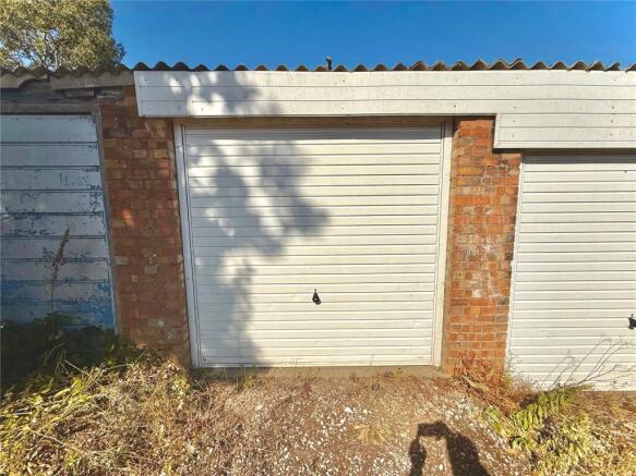 Land, in Willis Road, £15,000