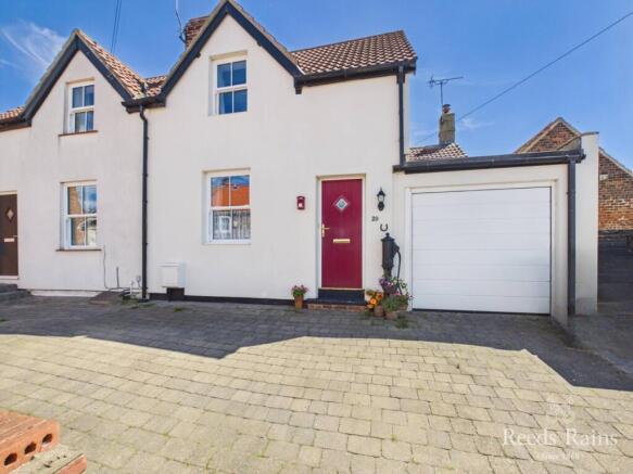 3 bed property, in Tower Street, £249,950