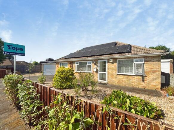 3 bed property, in Hamilton Grove, £250,000
