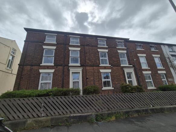 1 bed property, in 30B Park Road, £40,000