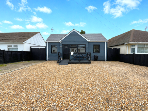 1 bed property, in Talbot Avenue, £300,000