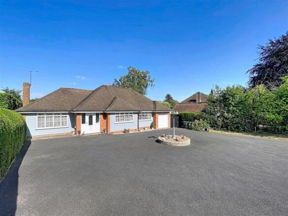 3 bed property, in Red Lane, £685,000