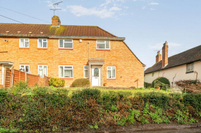 3 bed property, in Rectory Road, £210,000