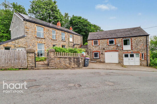 3 bed property, in Pentrepiod Road, £460,000