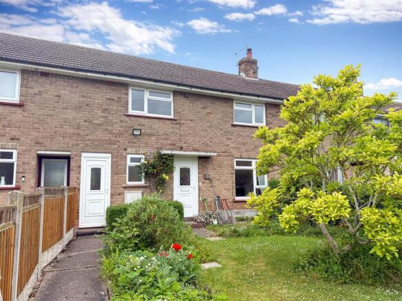 3 bed property, in Hoe View Road, £195,000