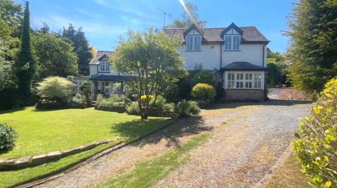 7 bed property, in Iscoed, £600,000