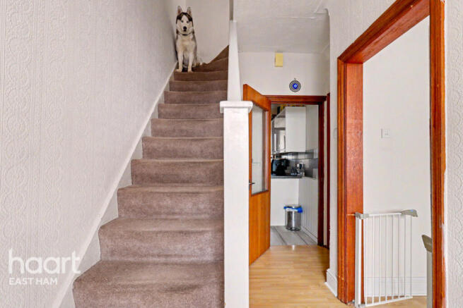 3 bed property, in Kitchener Road, £550,000
