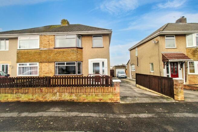 3 bed property, in Milton Road, £290,000