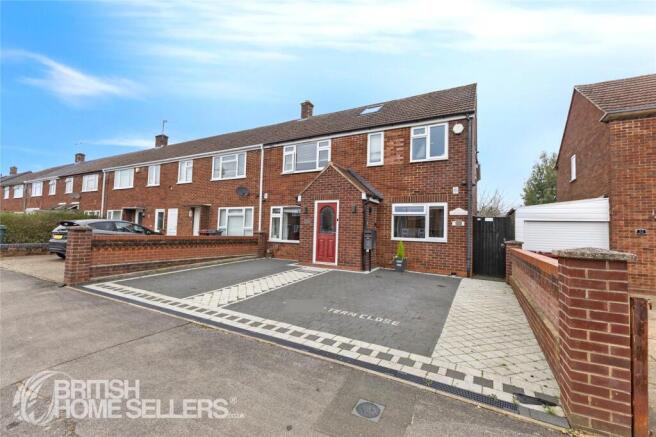 5 bed property, in Tern Close, £600,000