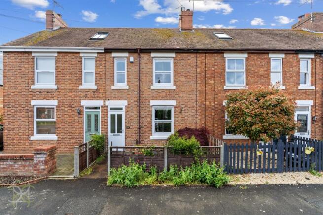 2 bed property, in Willersey Road, £285,000