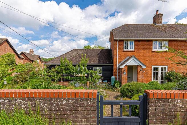3 bed property, in Castle Street, £500,000