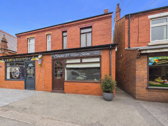 2 bed property, in High Street, £160,000