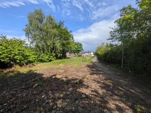 Land, in Tweed Street, £20,000