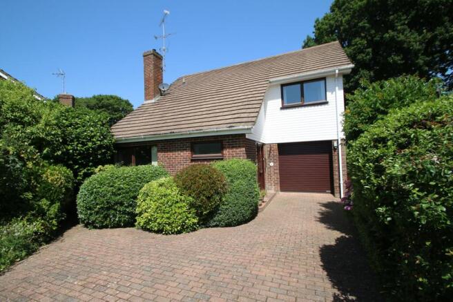 4 bed property, in Beacon Walk, £565,000