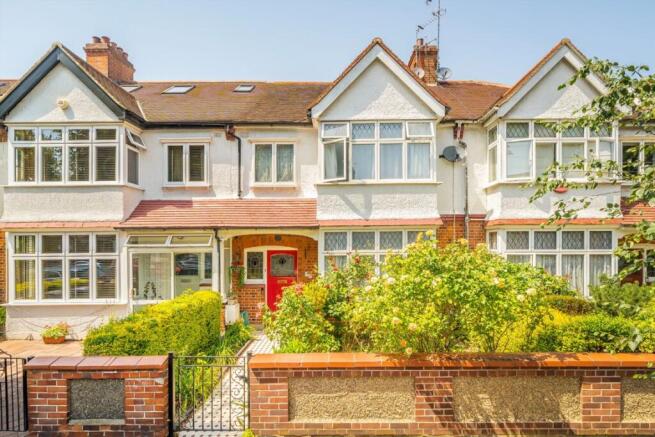 3 bed property, in Ealing Park Gardens, £775,000