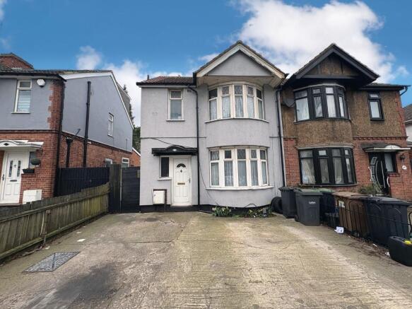 3 bed property, in Waller Avenue, £340,000