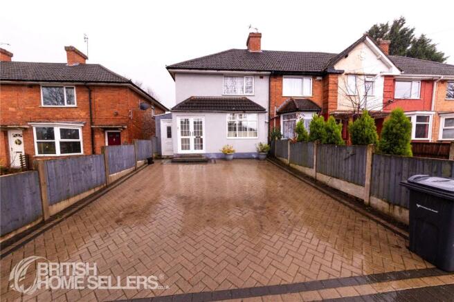 3 bed property, in Barnet Road, £260,000
