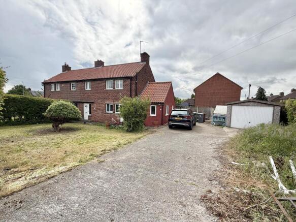 3 bed property, in Church Lane, £250,000