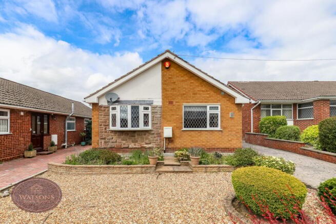 3 bed property, in Heather Close, £280,000