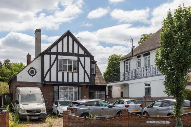 4 bed property, in The Avenue, £2,000,000