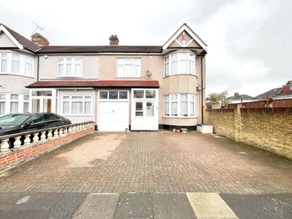 5 bed property, in Kilmartin Road, £700,000