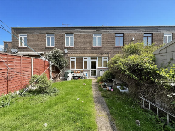 3 bed property, in Farman Grove, £425,000