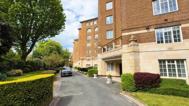 4 bed property, in Cropthorne Court, £1,200,000