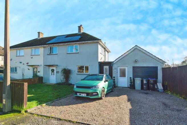 3 bed property, in Fury Avenue, £190,000