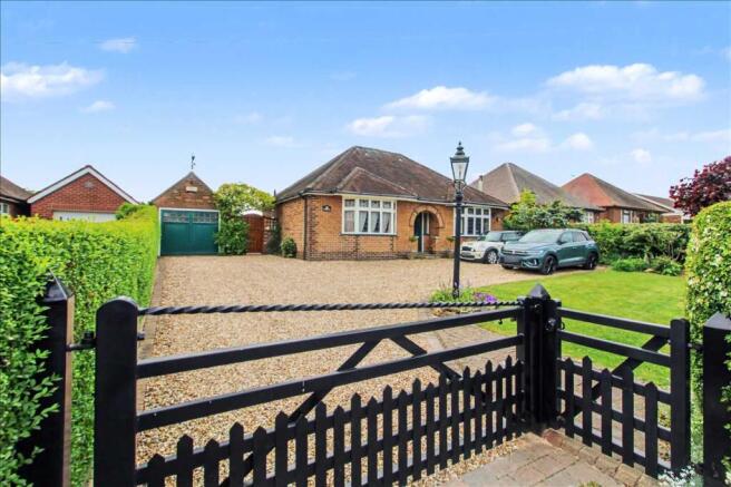 3 bed property, in Main Road, £520,000
