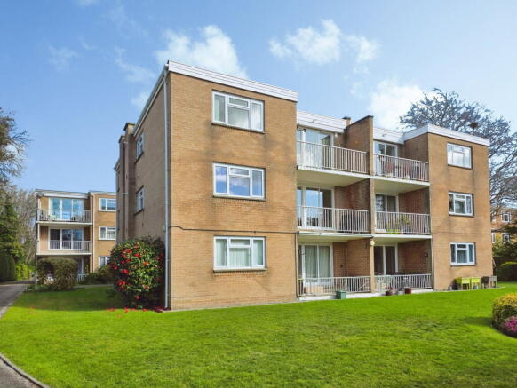 2 bed property, in 28 Marlborough Road, £325,000