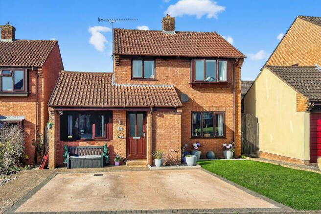 4 bed property, in Culm Lea, £335,000