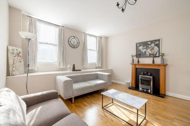 3 bed property, in PF2, £245,000