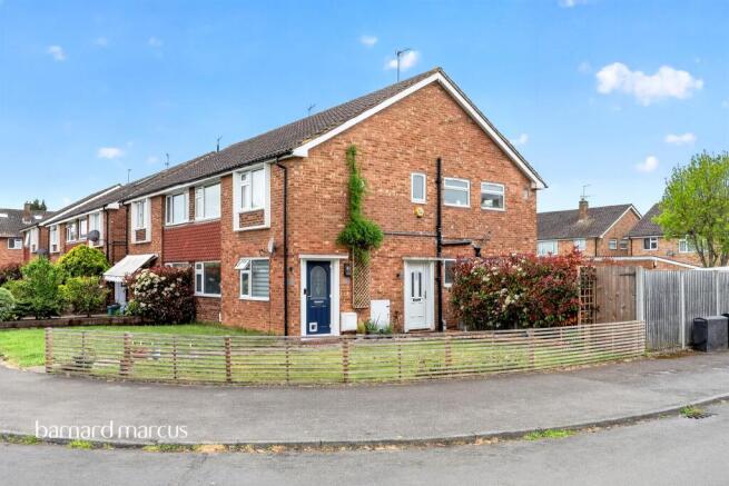 2 bed property, in Jasmin Road, £375,000