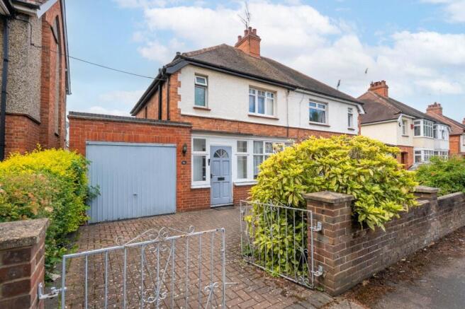 3 bed property, in Eaton Avenue, £350,000