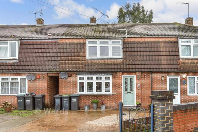3 bed property, in Dombey Close, £350,000