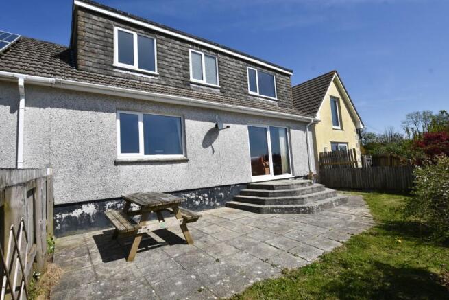 3 bed property, in Lanner, £299,500