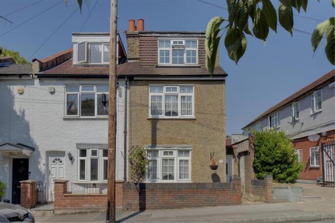 3 bed property, in Lewes Road, £550,000