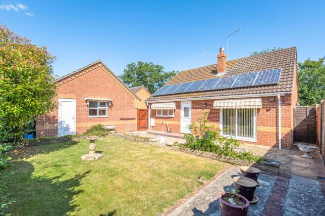 2 bed property, in Chain Free in Watton, £250,000