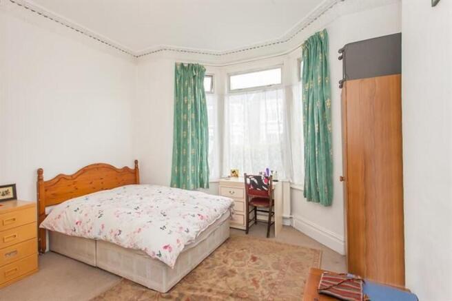 8 bed property, in Bloemfontein Road W12, £1,000,000