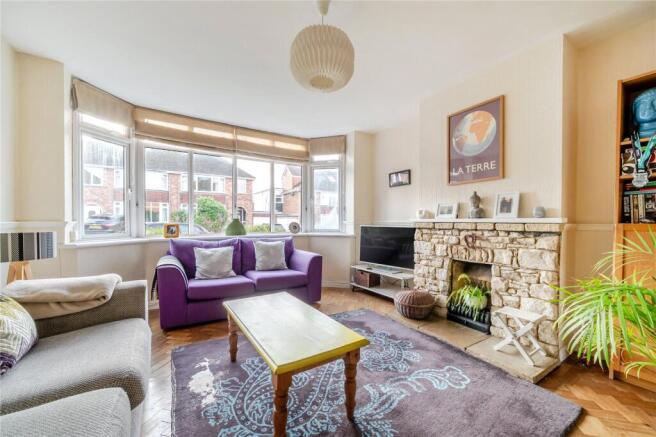 3 bed property, in Highwood Avenue, £475,000