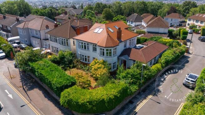 6 bed property, in Cyncoed Road, £900,000