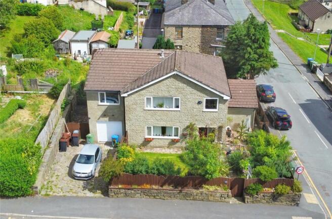 5 bed property, in Booth Road, £425,000