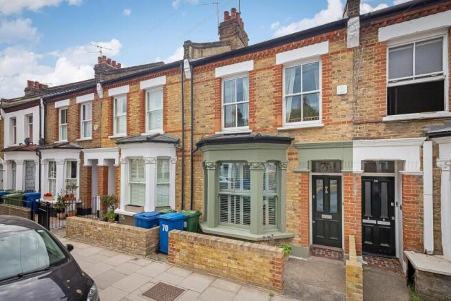 3 bed property, in Ulverscroft Road, £1,100,000